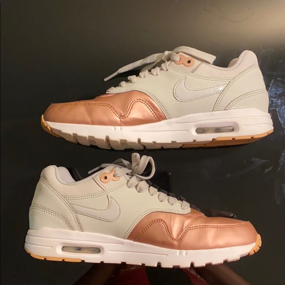 Nike Women’s Air Max 1 Ultra SE ‘Metallic Toe’ - Picture 4 of 5